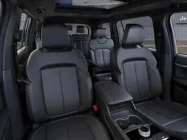 New 2027 Sting-Gray Clear-Coat Paint Jeep Limited image 9