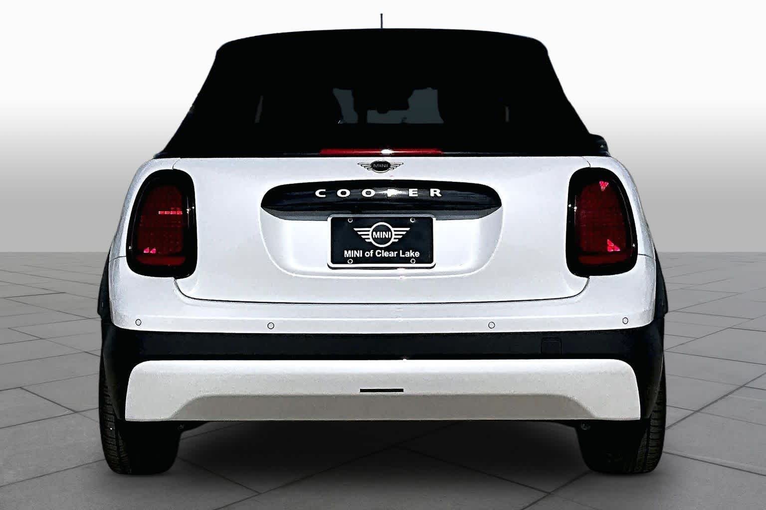 New 2027 Nanuq White Metallic MINI Signature Plus image 4