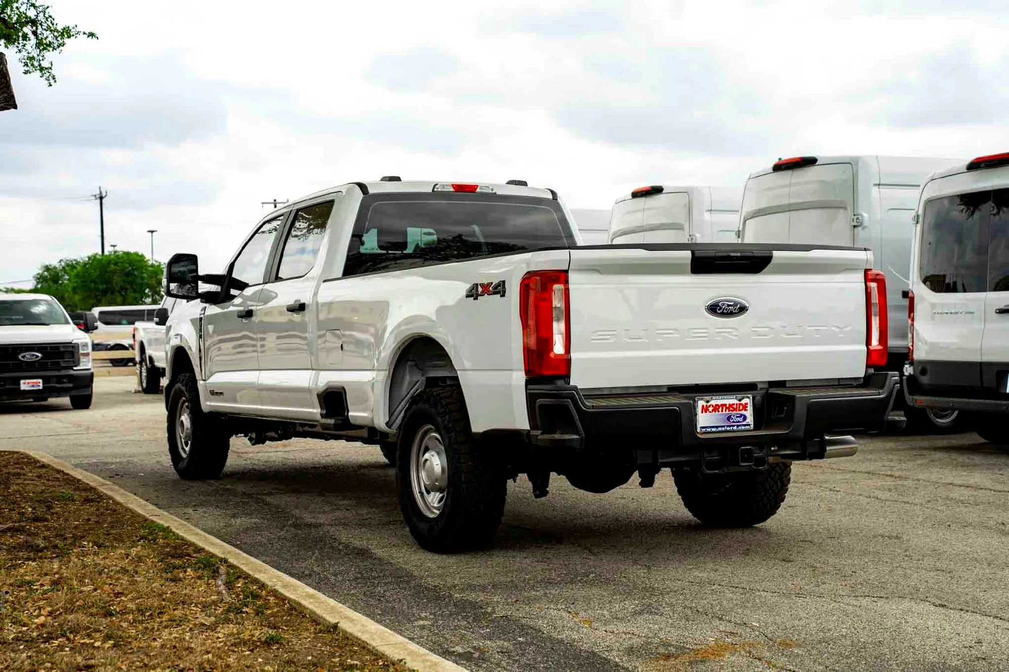 New 2026 Oxford White Ford XL image 5