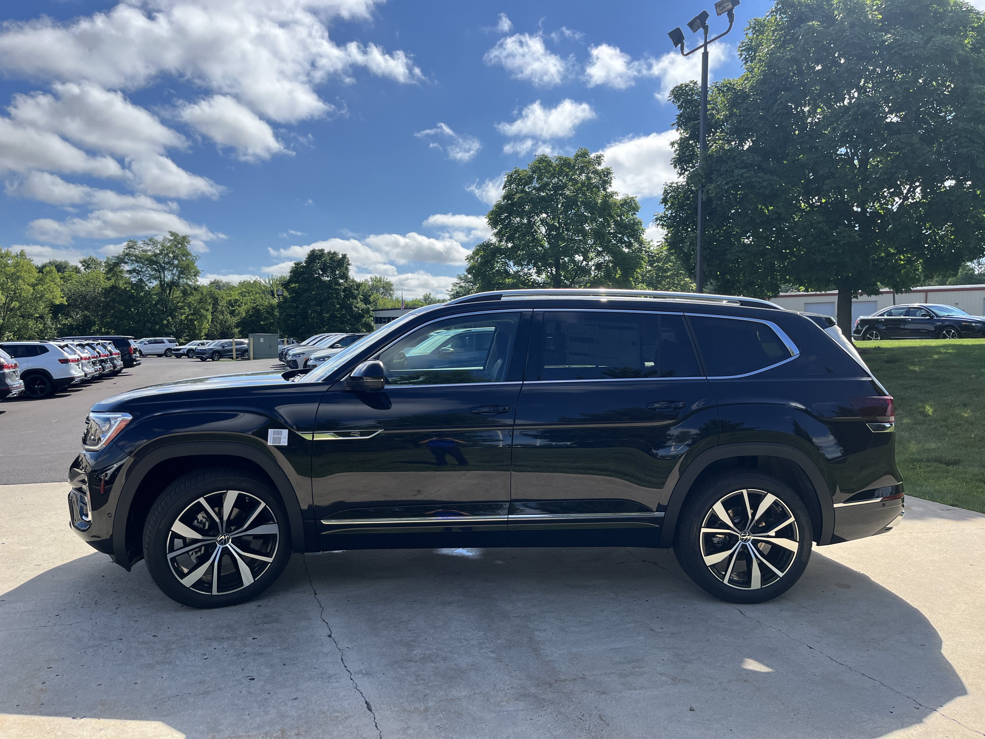 New 2026 Deep Black Pearl Volkswagen 2.0T SEL Premium R-Line image 10