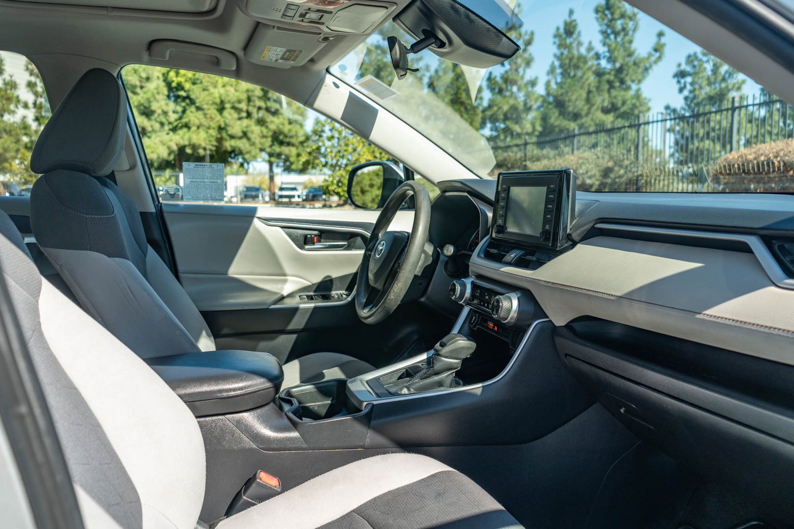 Used 2019 Silver Sky Metallic Toyota XLE image 21