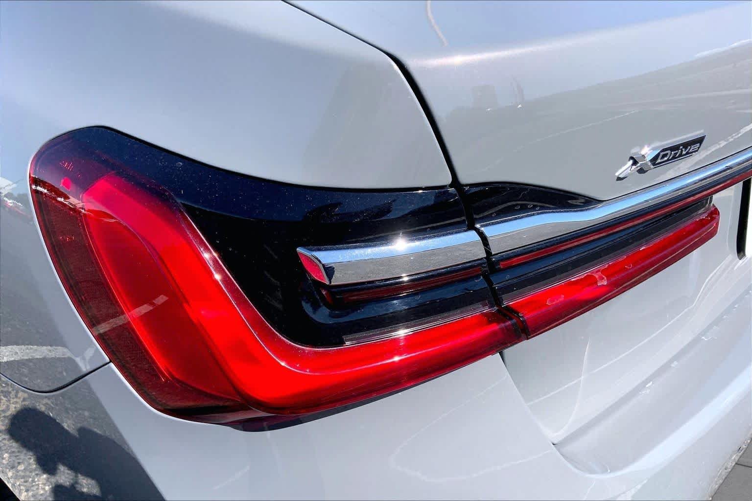 Used 2020 Bemina Grey Amber Effect BMW 750i xDrive image 26