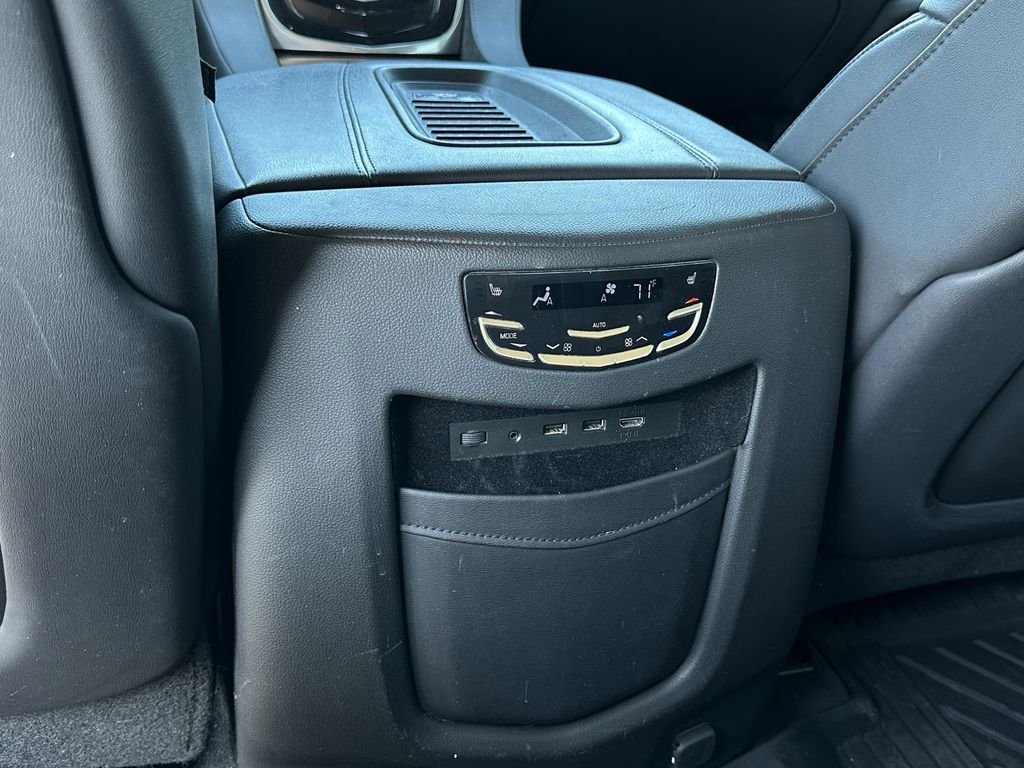 Used 2020 Silver Cadillac Luxury image 19