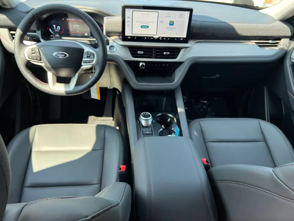 New 2026 Star White Metallic Tri-Coat Ford Active image 18