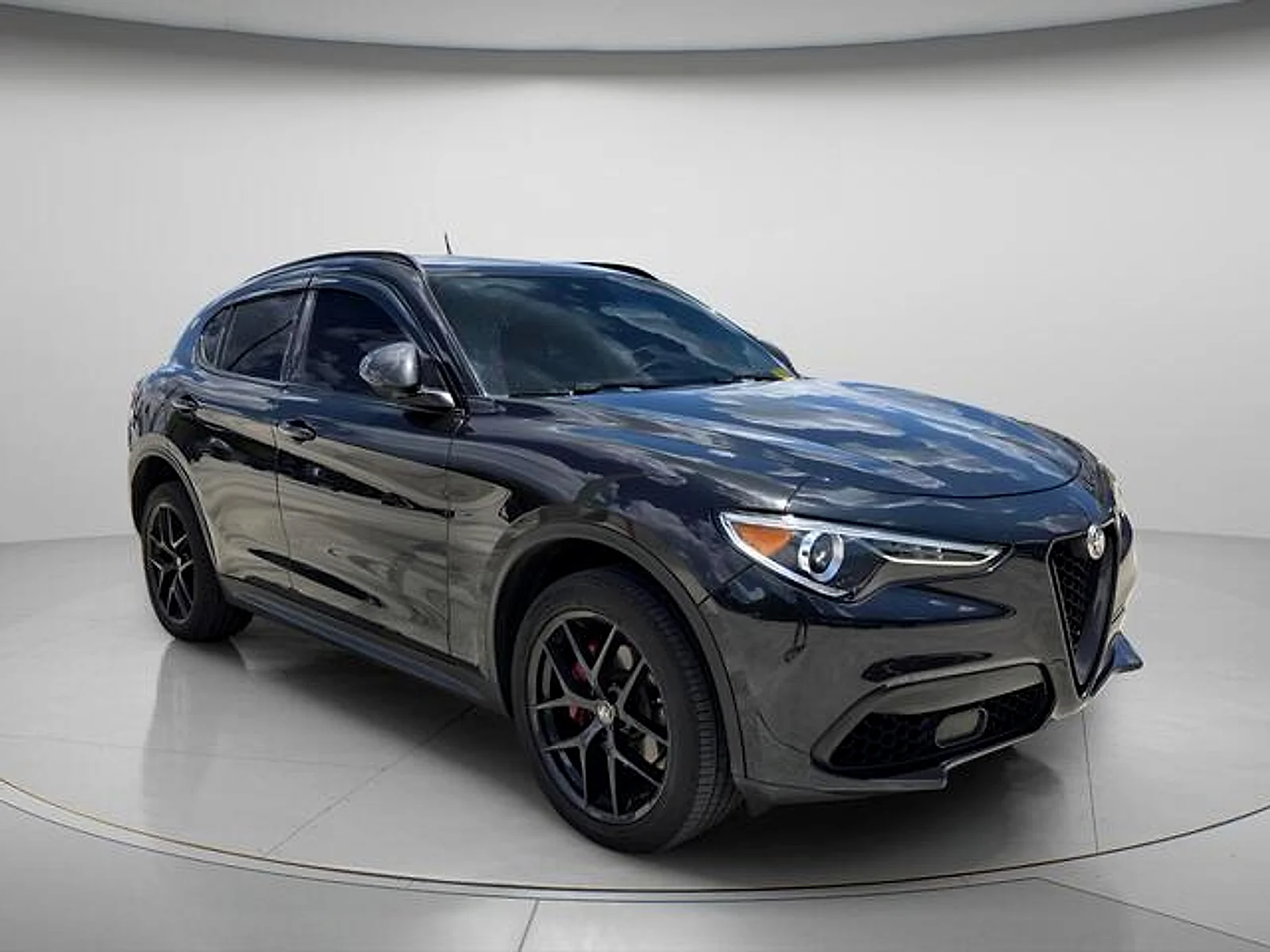 Used 2020 Vulcano Black Metallic Alfa Romeo RWD image 4