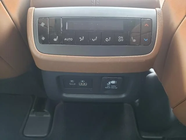 Used 2022 Gray Nissan Platinum image 15