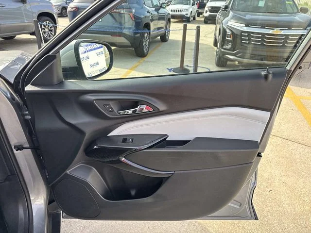 Used 2025 Gray Chevrolet LT image 31