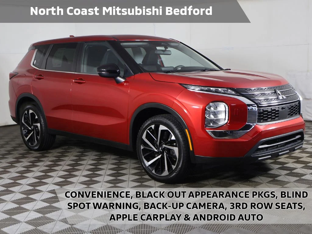 2022 Mitsubishi Outlander ES S-AWC's photo
