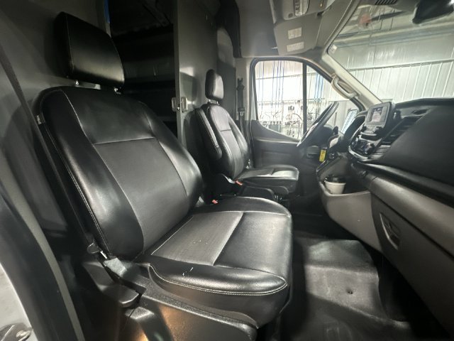 Used 2020 Oxford White Ford Base image 32