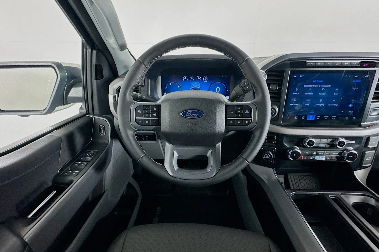 Used 2024 Oxford White Ford XLT 4X4 Supercrew image 5