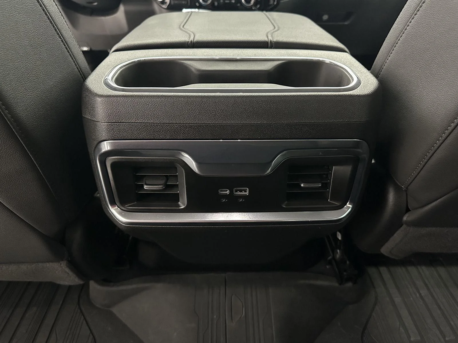 Used 2025 Summit White GMC SLT image 20