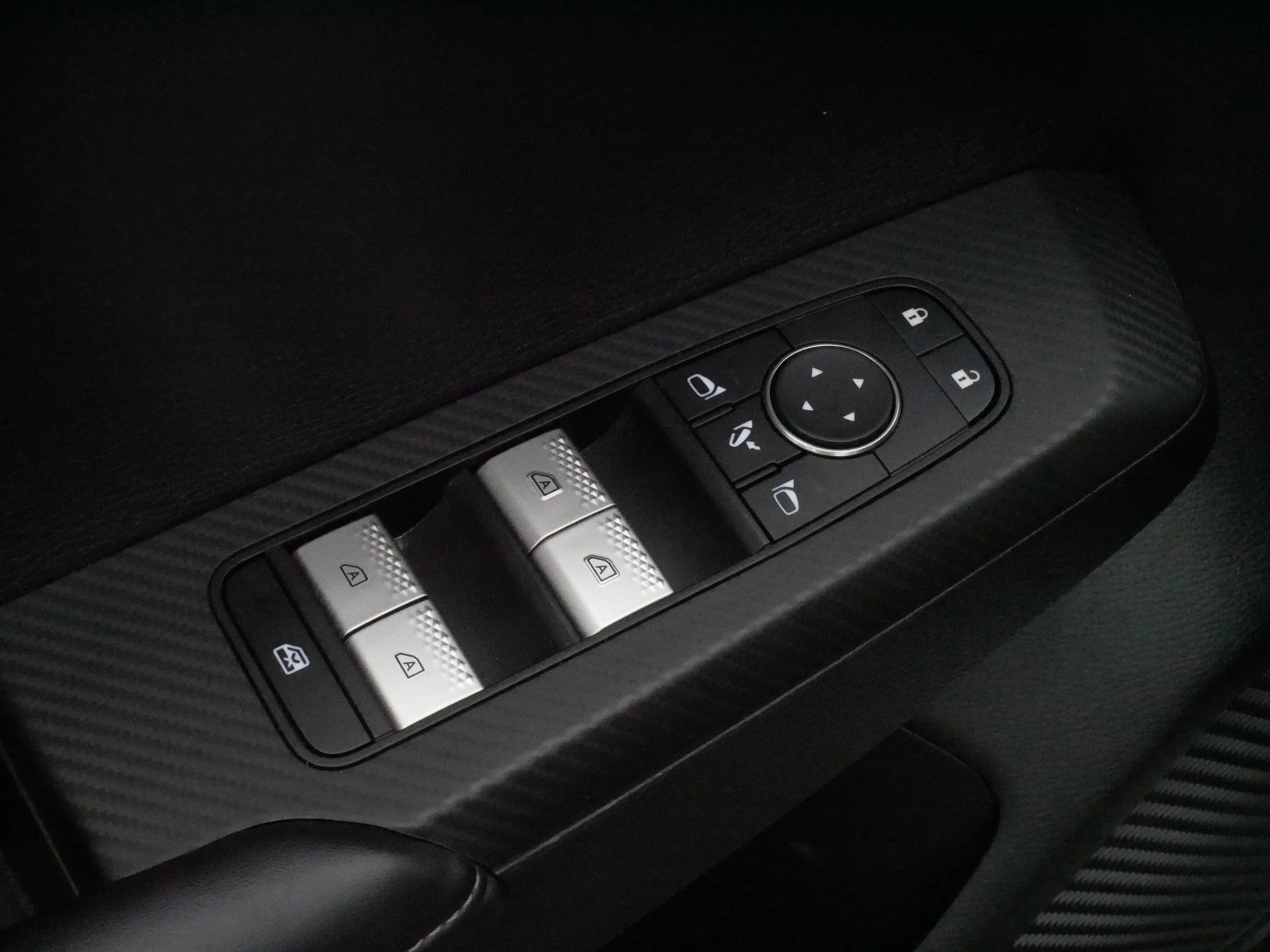 Used 2024 Alloy Silver Metallic Mitsubishi SE image 19