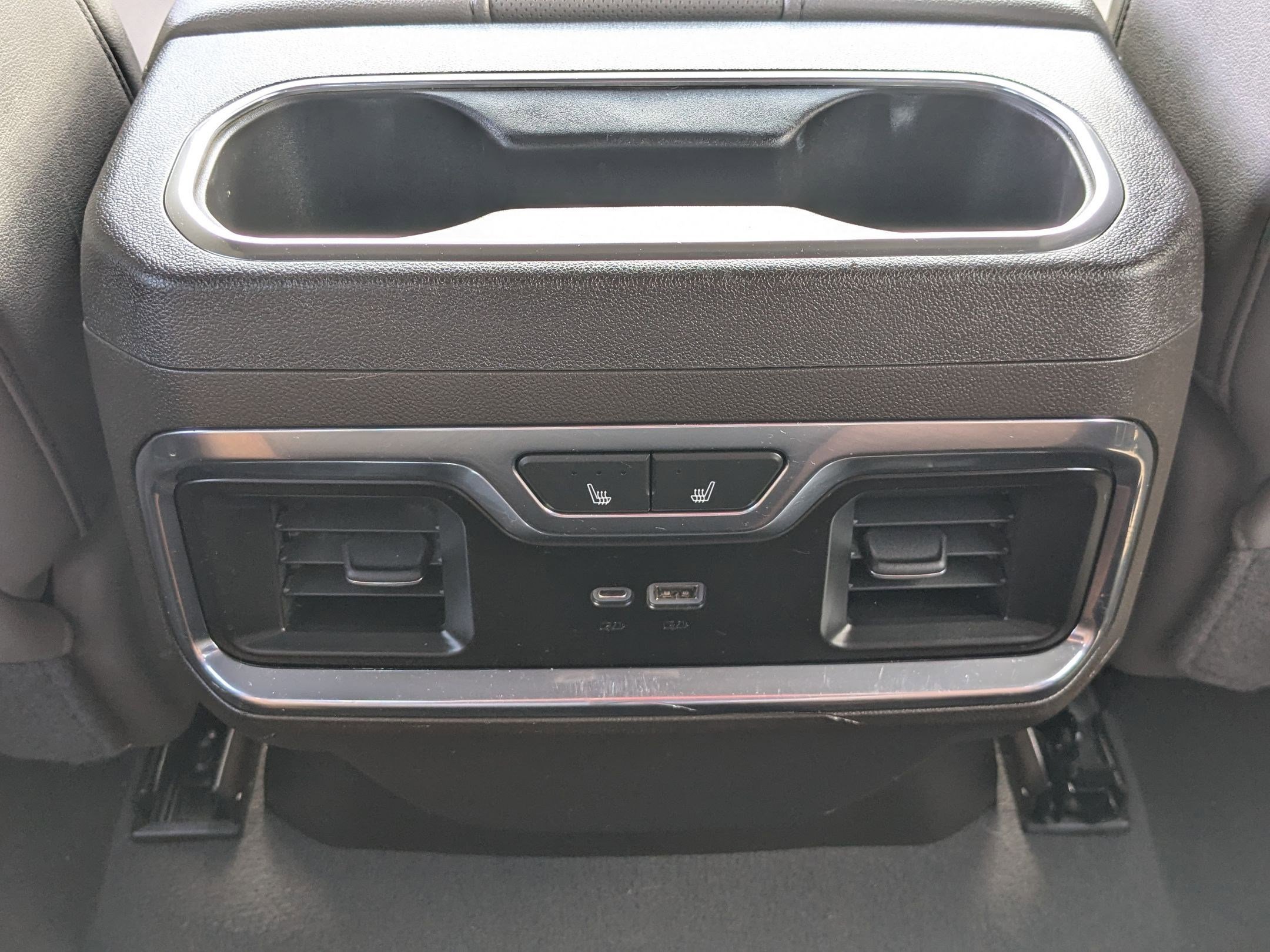 Used 2022 Summit White Chevrolet LTZ image 28