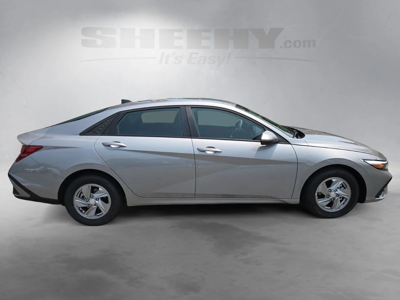 Used 2025  Hyundai SE image 7