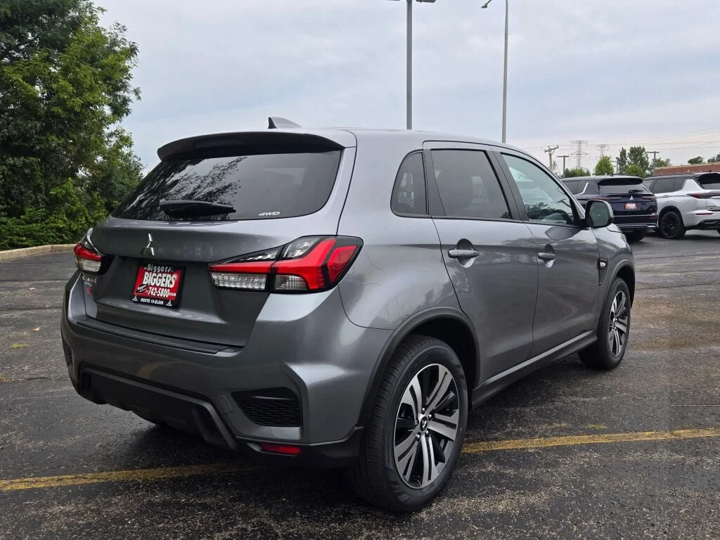 New 2027 Gray Mitsubishi 2.0 ES AWC image 10