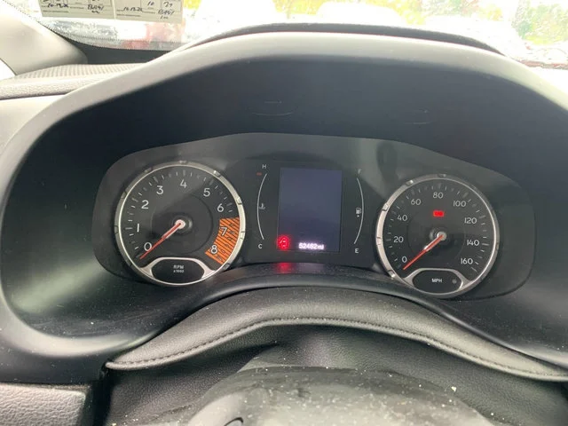 Used 2023 Black Jeep Latitude image 10