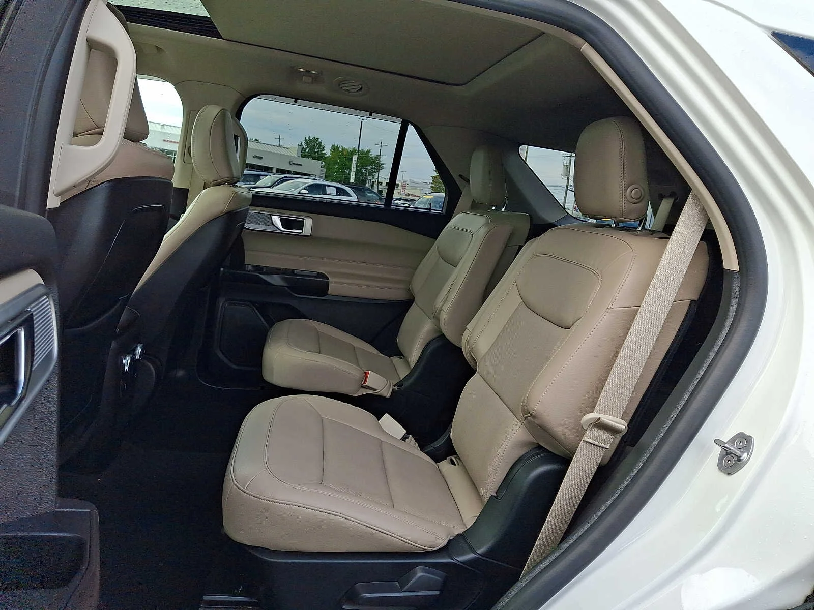 Used 2020 Star White Metallic Tri-Coat Ford Limited image 10