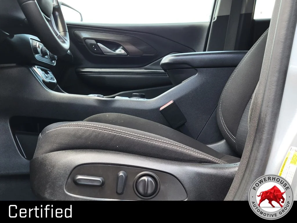 Used 2022 Silver GMC SLE image 23
