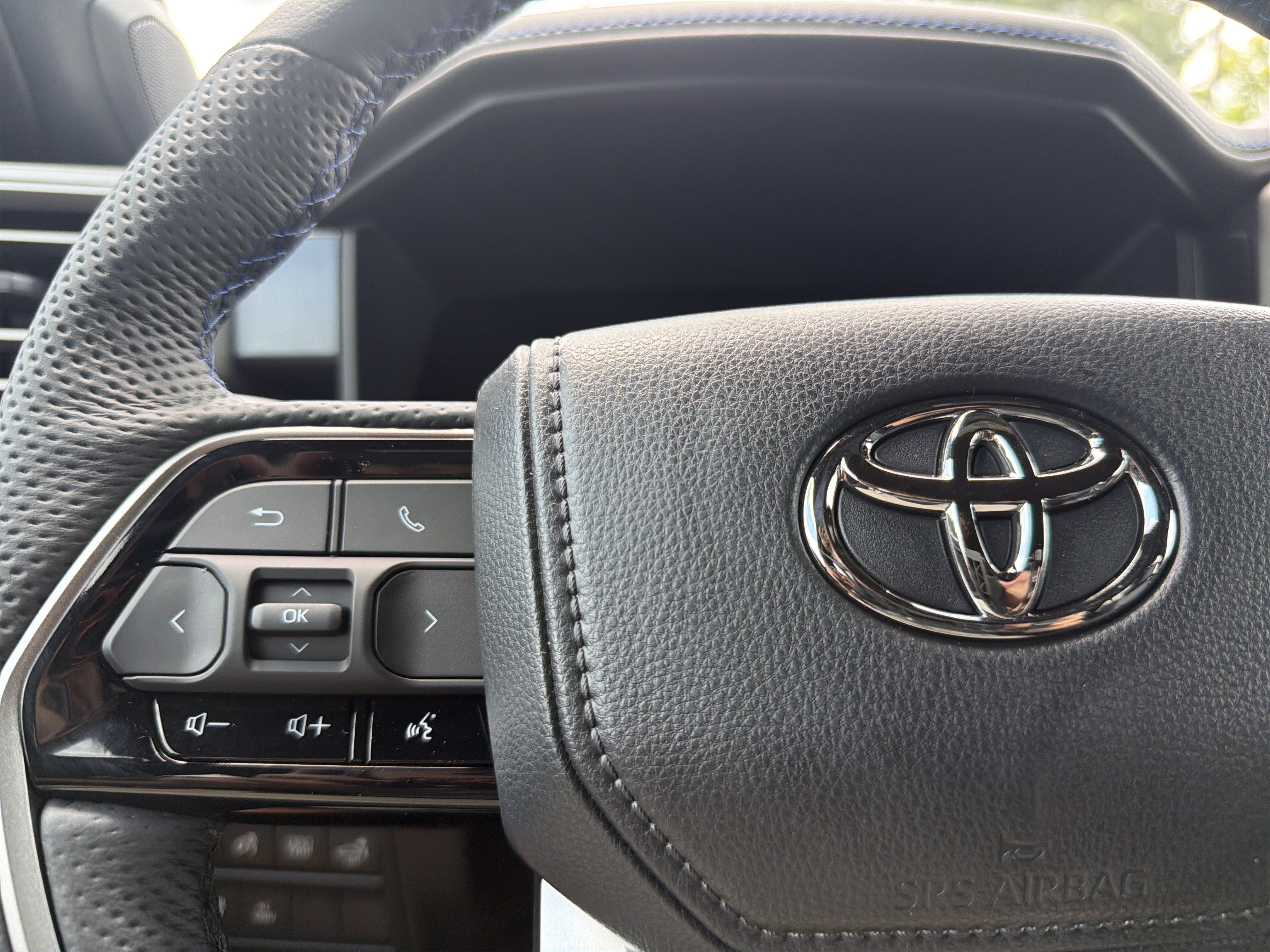 New 2026 Celestial Silver Metallic Toyota Platinum image 27