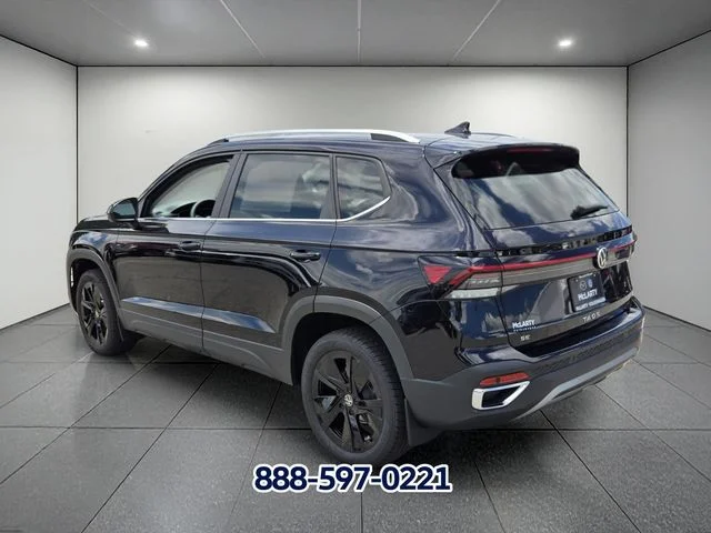 New 2026 Deep Black Pearl Volkswagen 1.5T SE image 3