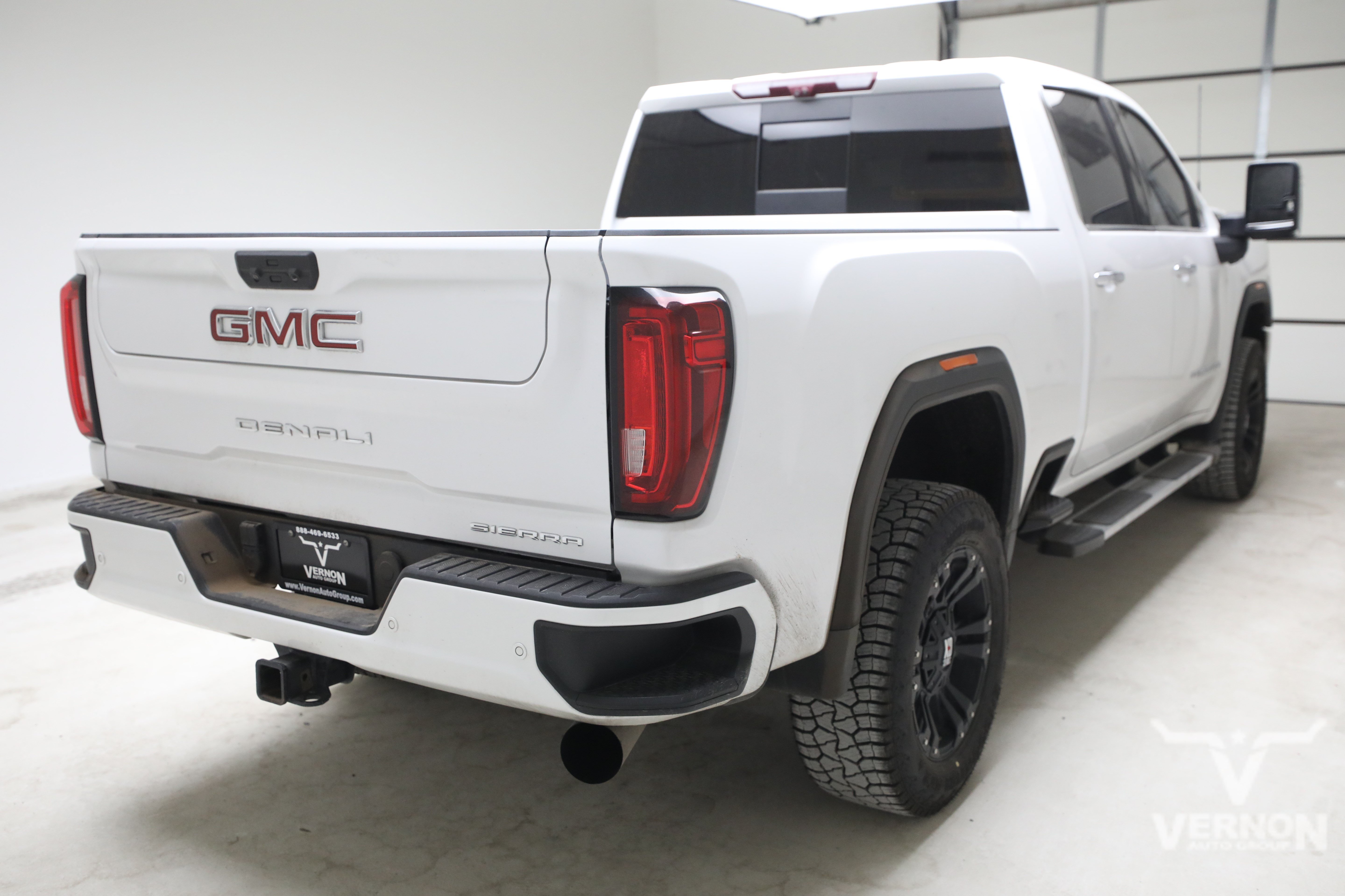Used 2020 White Frost Tricoat GMC Y image 4