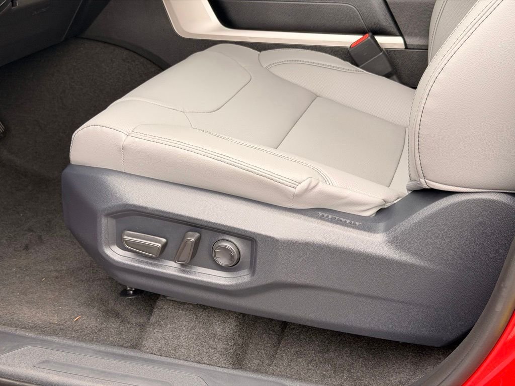 2026 Toyota Tundra SR5 - Photo 17