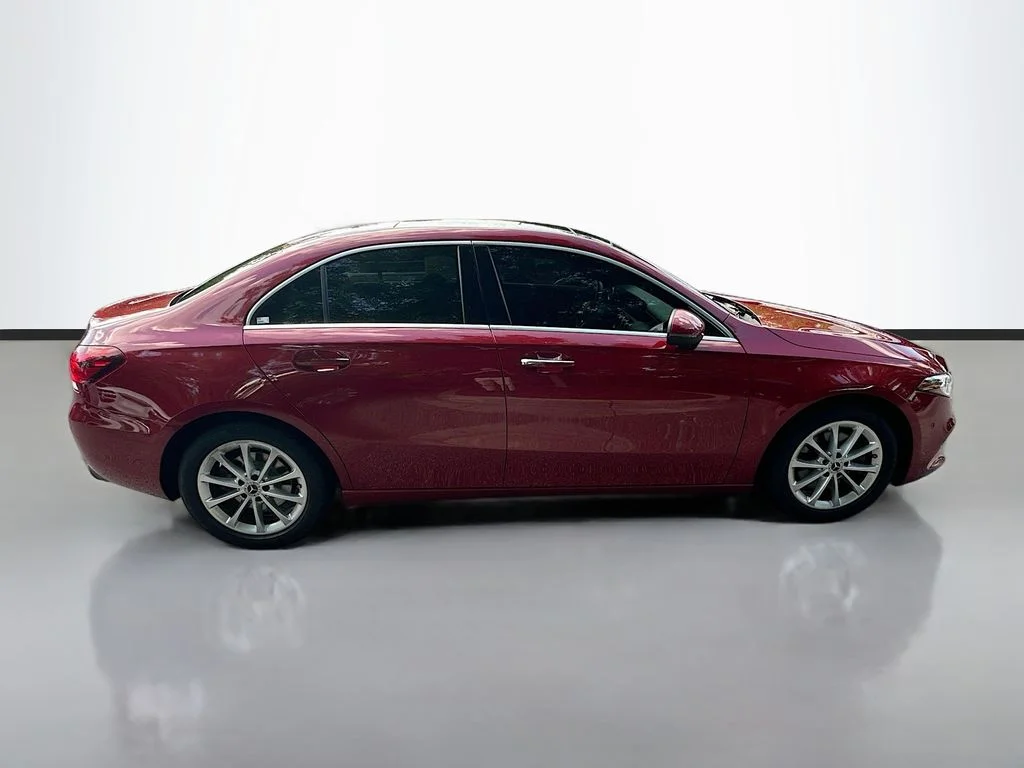 Used 2022 Red Mercedes-Benz A 220 image 4