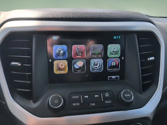 Used 2019 Summit White GMC SLE-2 image 19