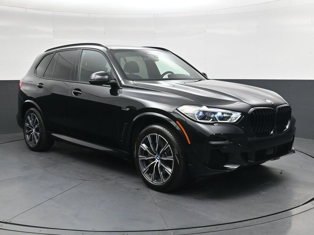 Used 2022 Black Sapphire Metallic BMW xDrive45e image 2