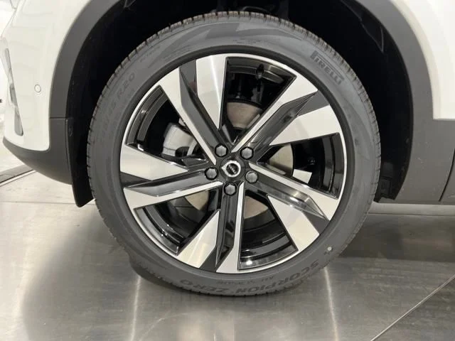 2026 Volvo XC40 Ultra - Photo 24