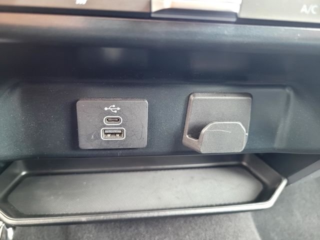 Used 2025 Silver Ford XLT image 18