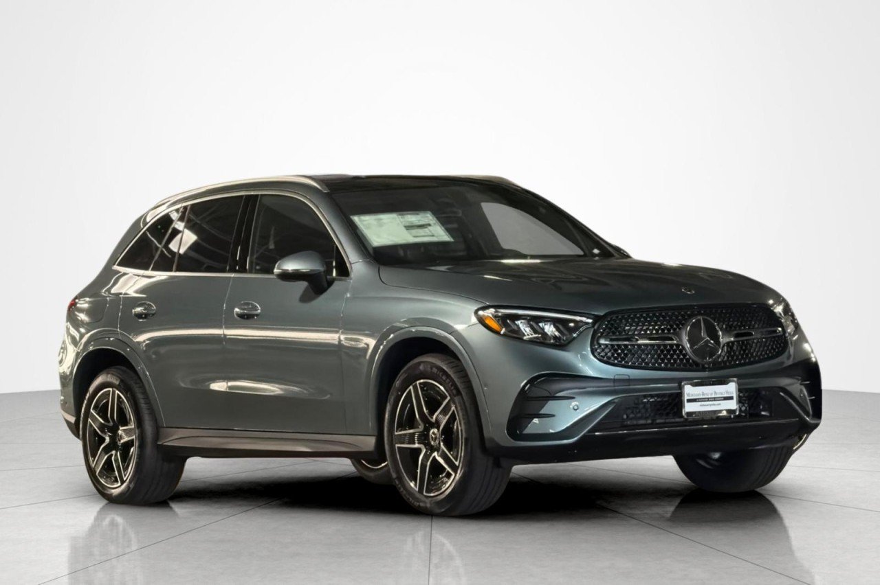 New 2026 Verde Silver Metallic Mercedes-Benz GLC 300 SUV image 7