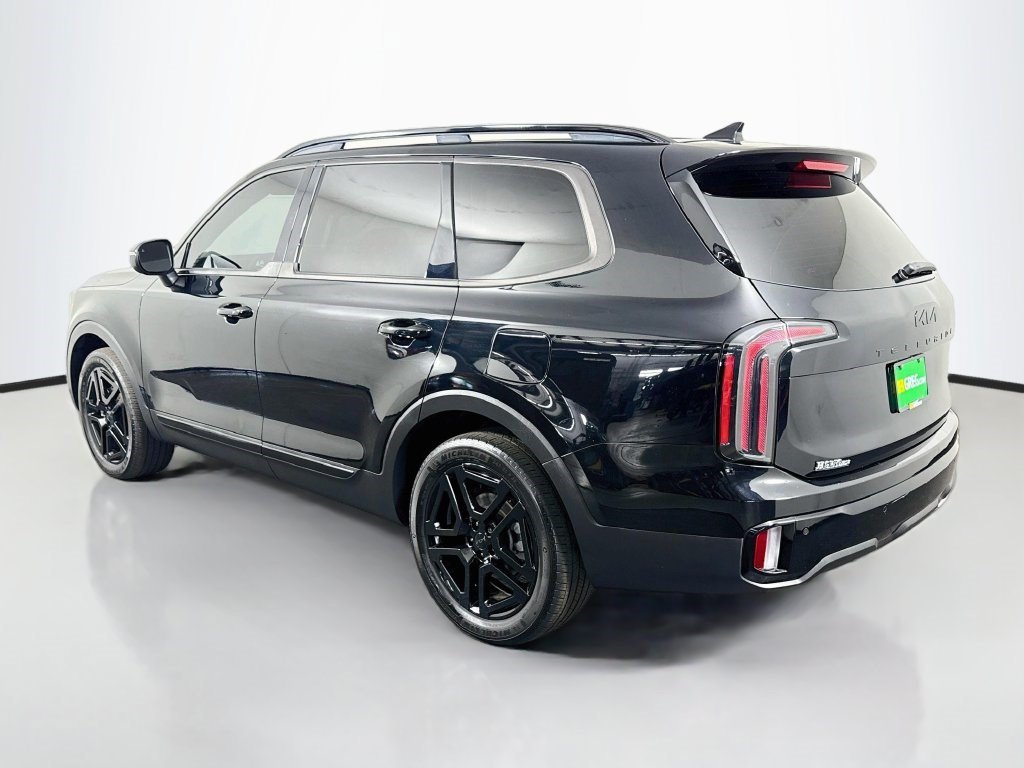Used 2025 Ebony Black Kia EX X-Line image 5