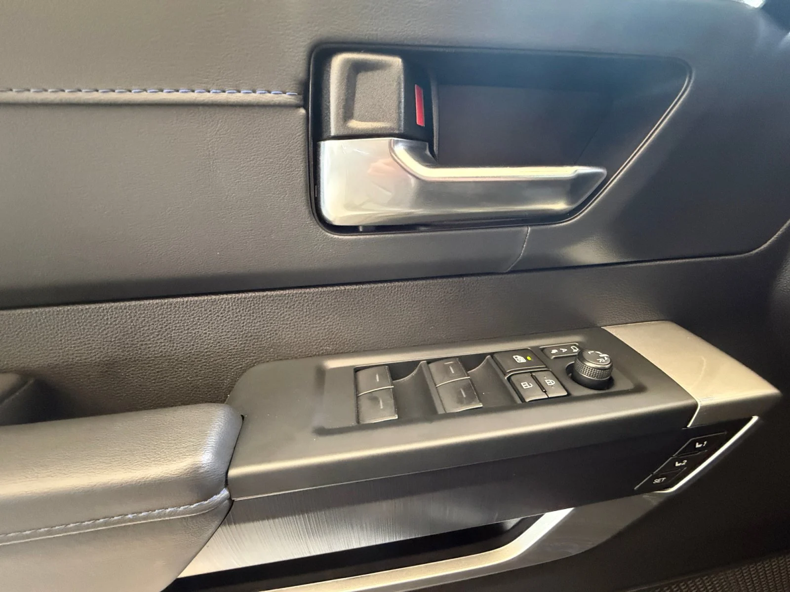 Used 2025 Blueprint Toyota Platinum Hybrid image 17