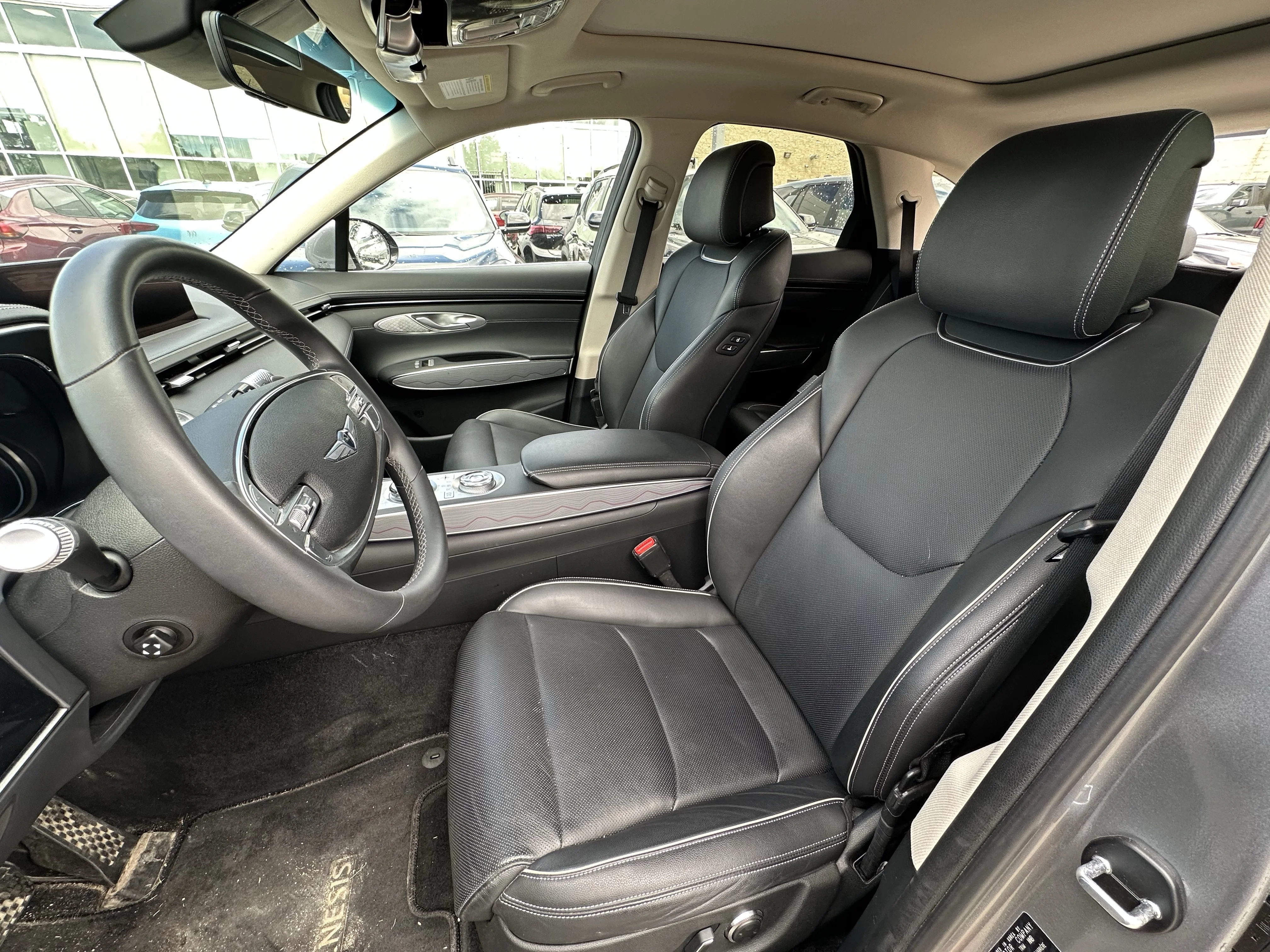 Certified Used 2025 Savile Silver Genesis 2.5T Advanced image 9