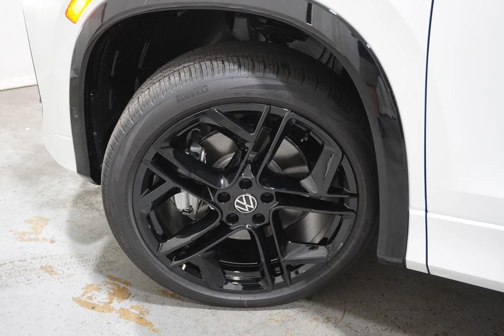 New 2026  Volkswagen 2.0T SE R-Line Black image 29