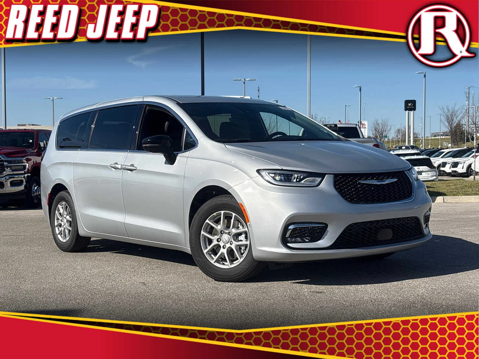 2026 Chrysler Pacifica Select