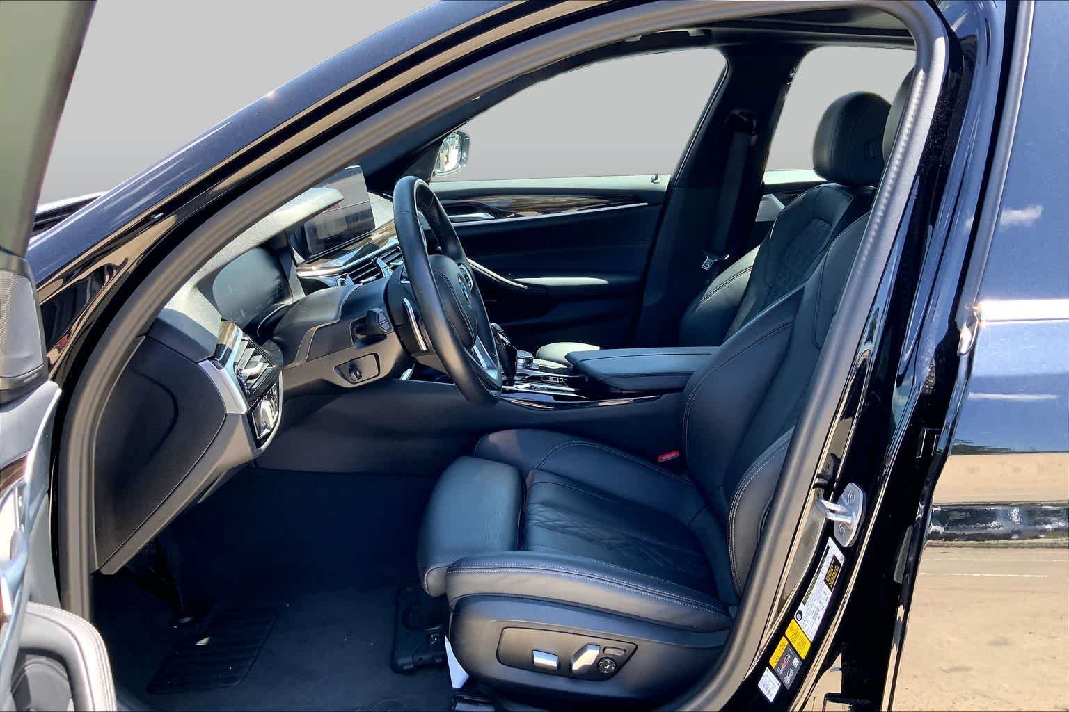 Used 2023 Black Sapphire Metallic BMW 530e xDrive image 8