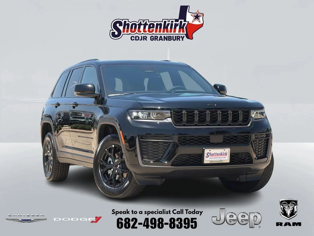 New 2026 Diamond Black Crystal Pearl-Coat Exterior Paint Jeep Altitude image 1