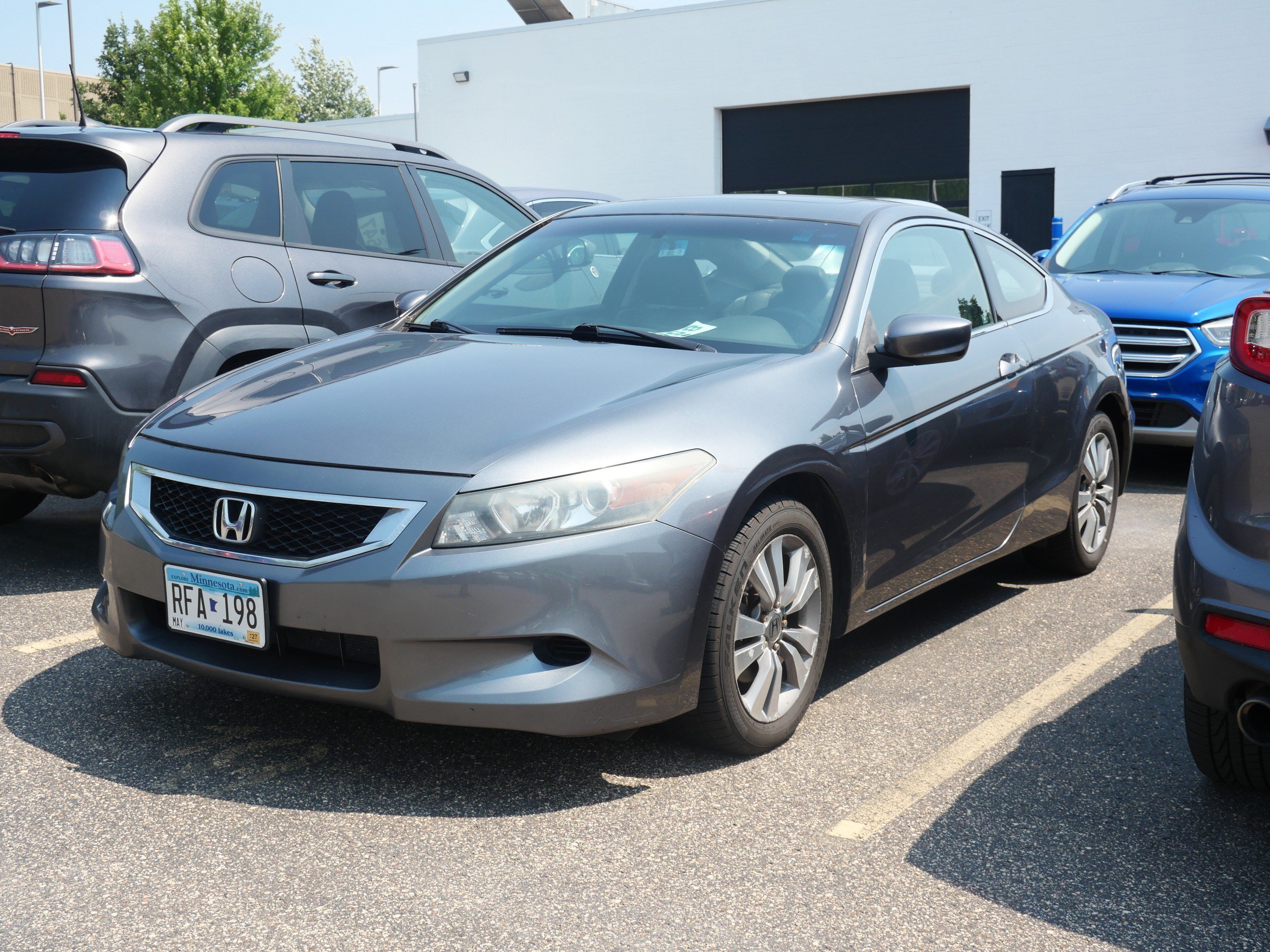 Used 2010 Gray Honda EX-L image 3