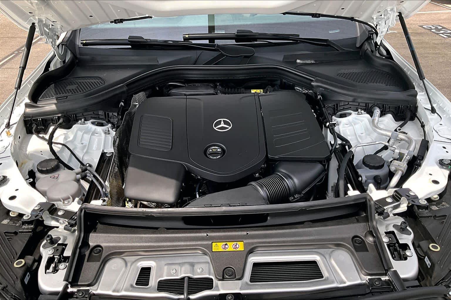 New 2027 Polar White Mercedes-Benz GLC 300 image 18