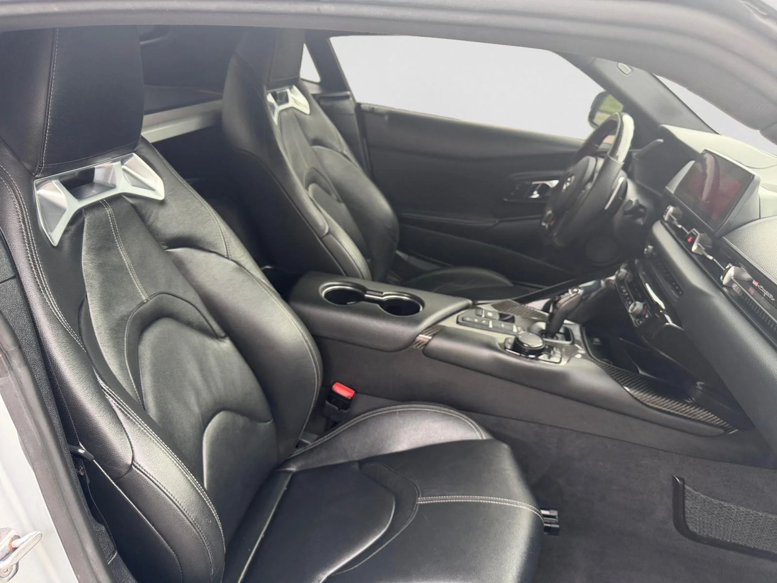 Used 2021  Toyota 3.0 Premium image 14