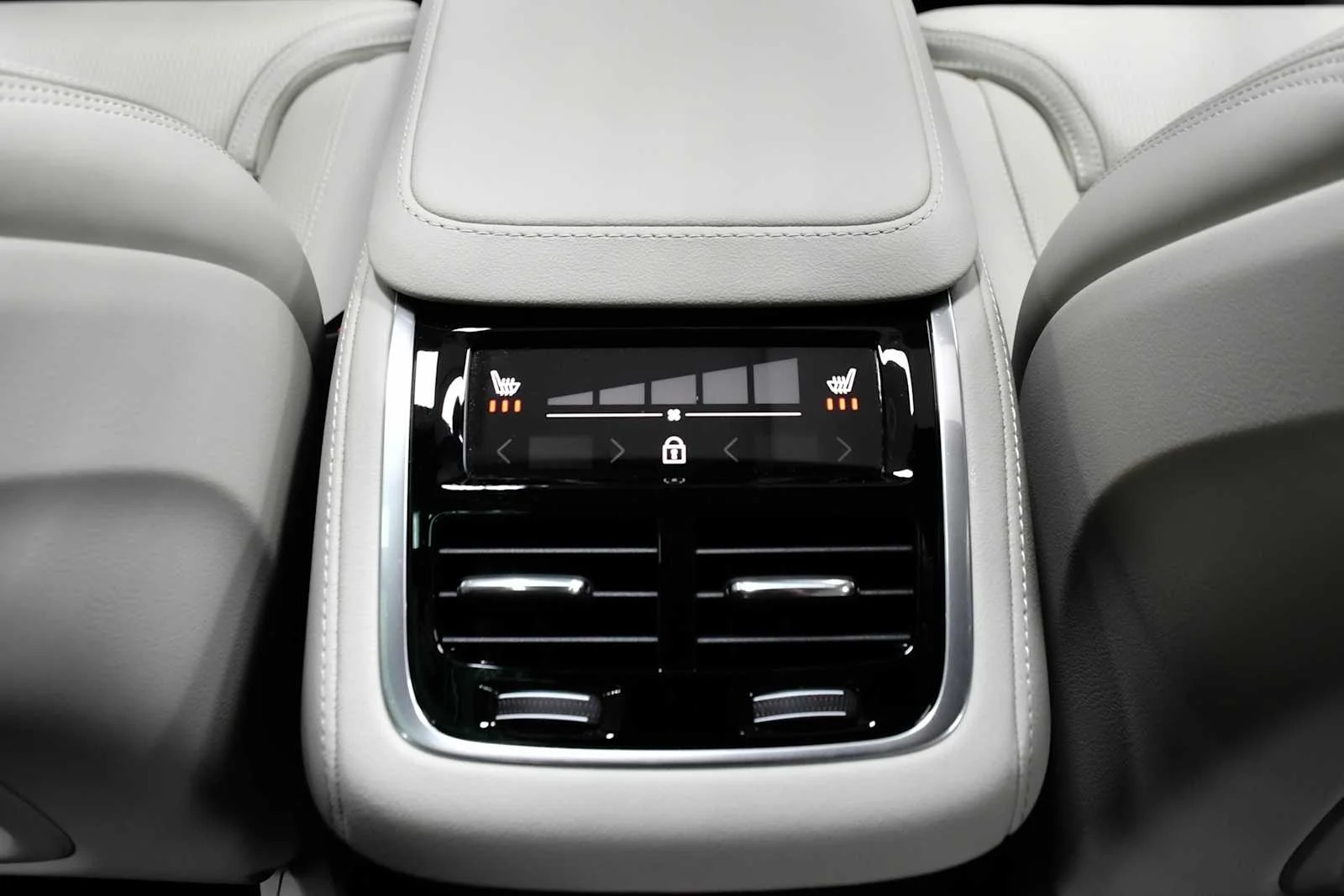 Used 2026 Crystal White Pearl Volvo Ultra image 24
