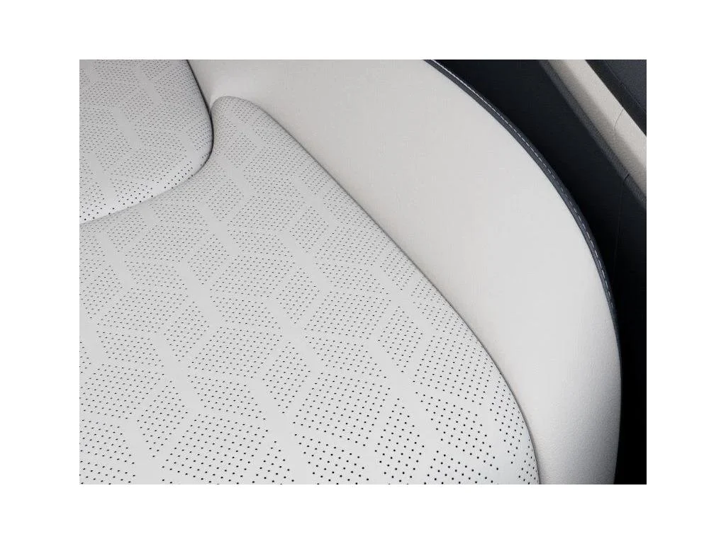 New 2026 Snow White Pearl Kia EX image 24