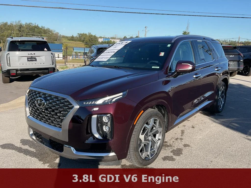 Used 2022 Sierra Burgundy Hyundai Calligraphy image 4