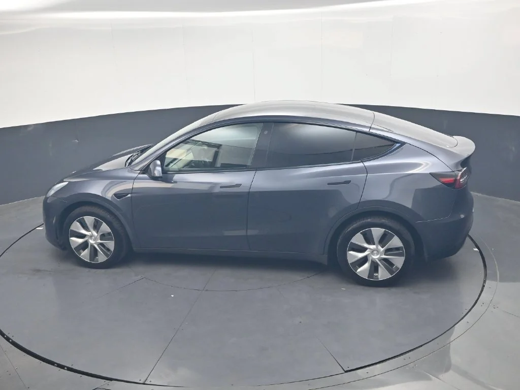 Used 2021 Midnight Silver Metallic Tesla Long Range image 17