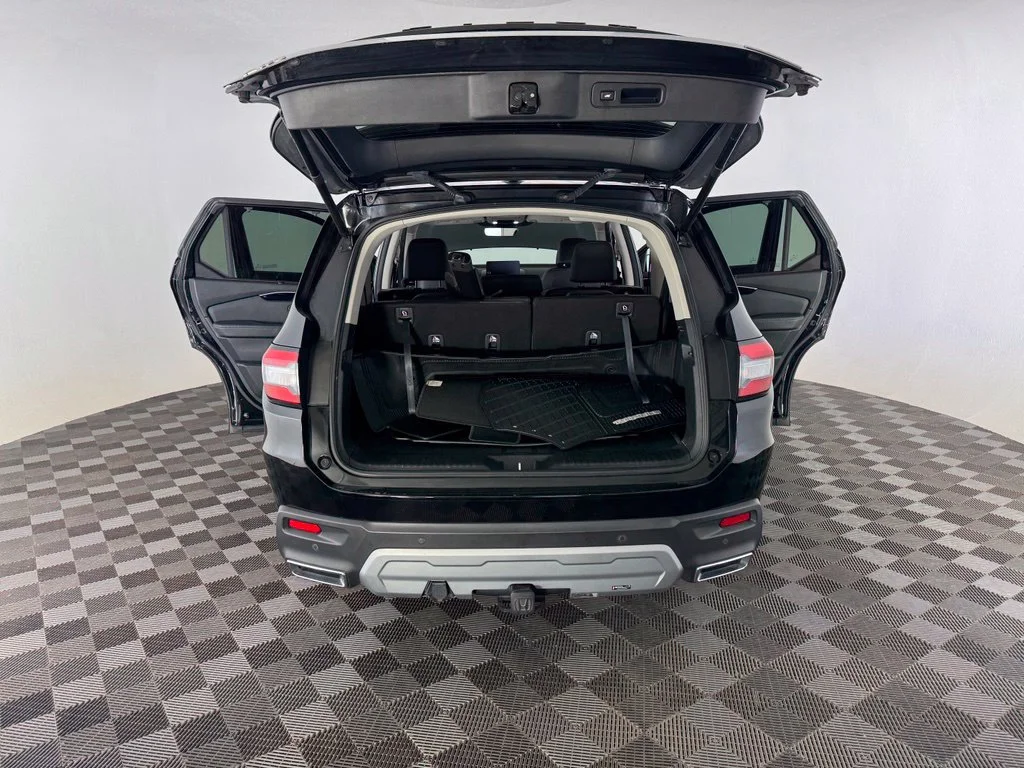 Used 2024  Honda Touring image 14