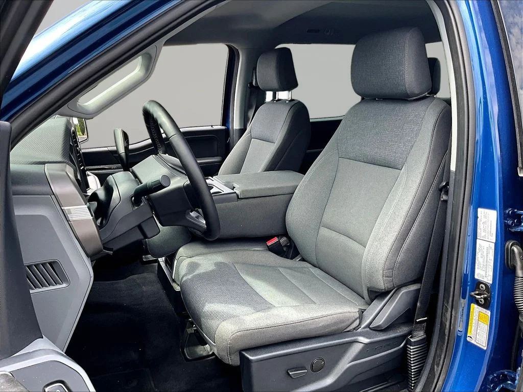 Used 2025 Blue Ford XLT image 20