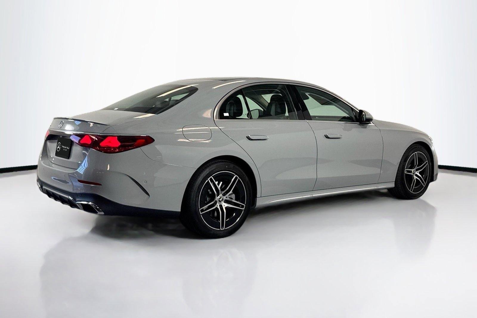 New 2026 Manufaktur Alpine Grey Mercedes-Benz E 350 image 5