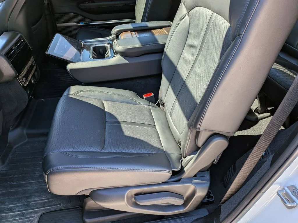 Used 2022 White Jeep Series I image 32